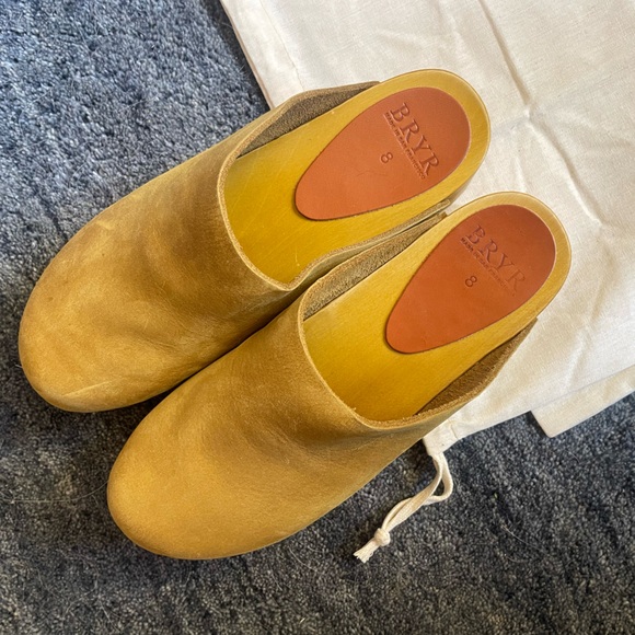 Bryr Clogs The Bean Monochrome in Yarrow 8 38 - Picture 8 of 11